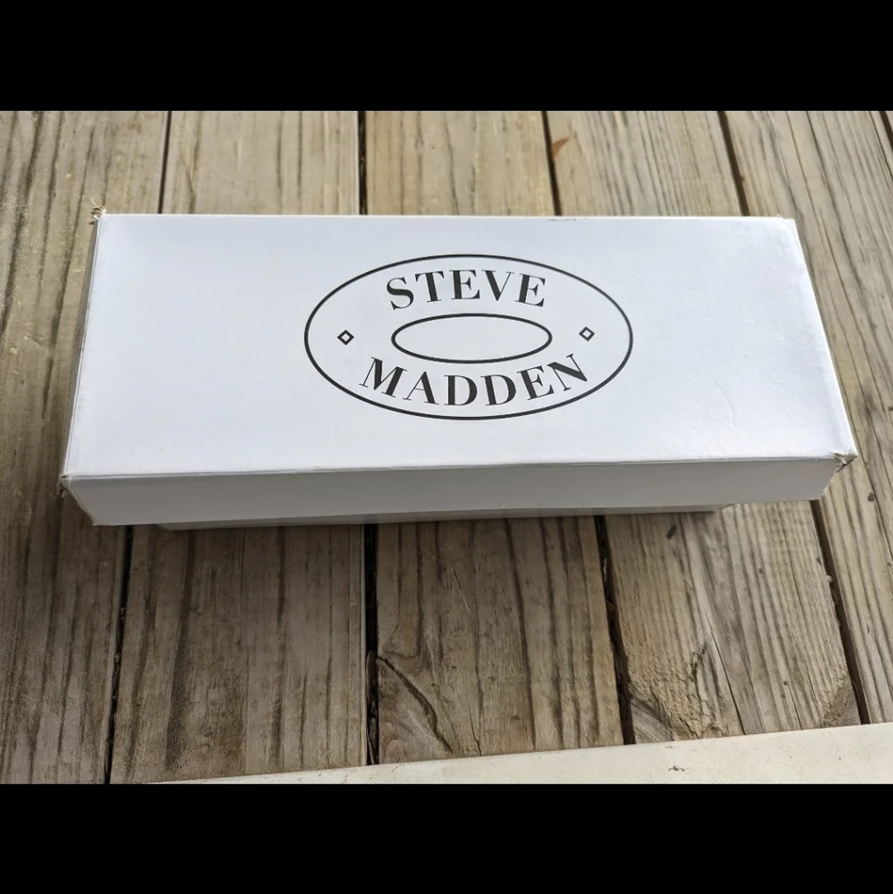 Steve Madden Women's Cream Sandals - Picture 5 of 10